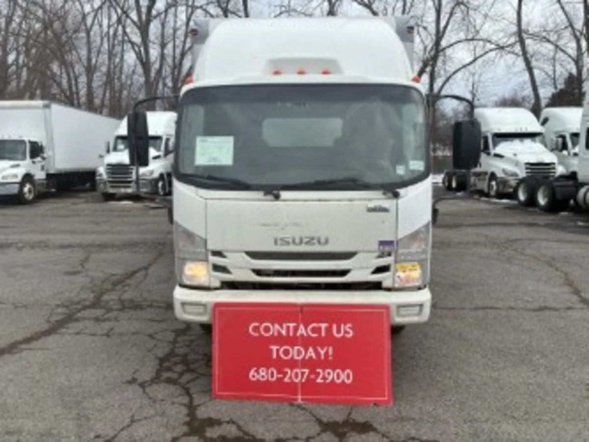 2019 Isuzu NRR in Syracuse, NY — photo 2