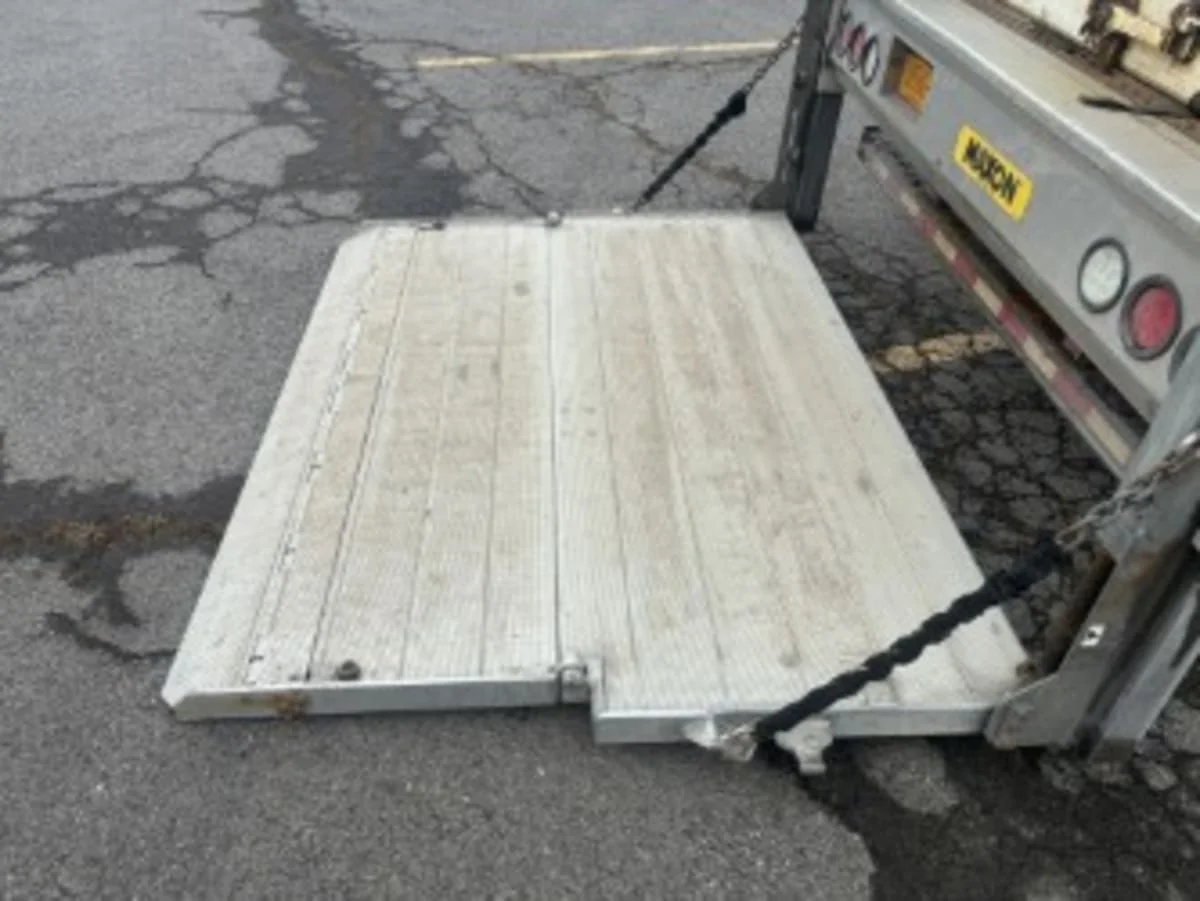 2019 Isuzu NRR in Syracuse, NY — photo 10