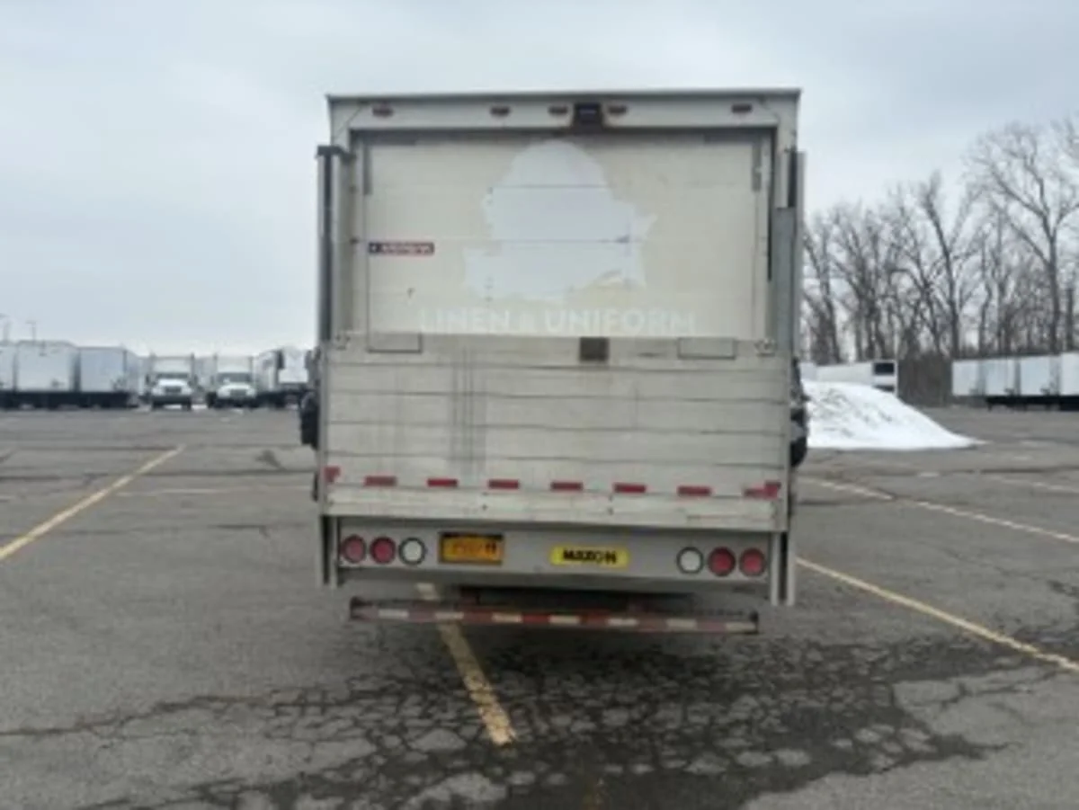 2019 Isuzu NRR in Syracuse, NY — photo 5