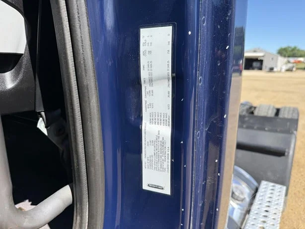 2021 Freightliner Cascadia in MN — photo 10