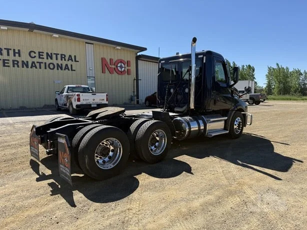 2021 Freightliner Cascadia in MN — photo 14