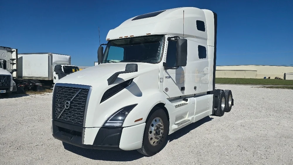 2022 Volvo VNL 760 - image 3