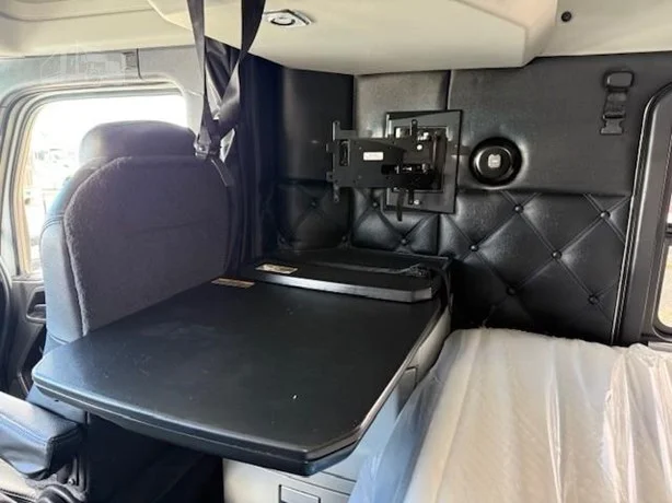 2022 Kenworth W990 - image 22
