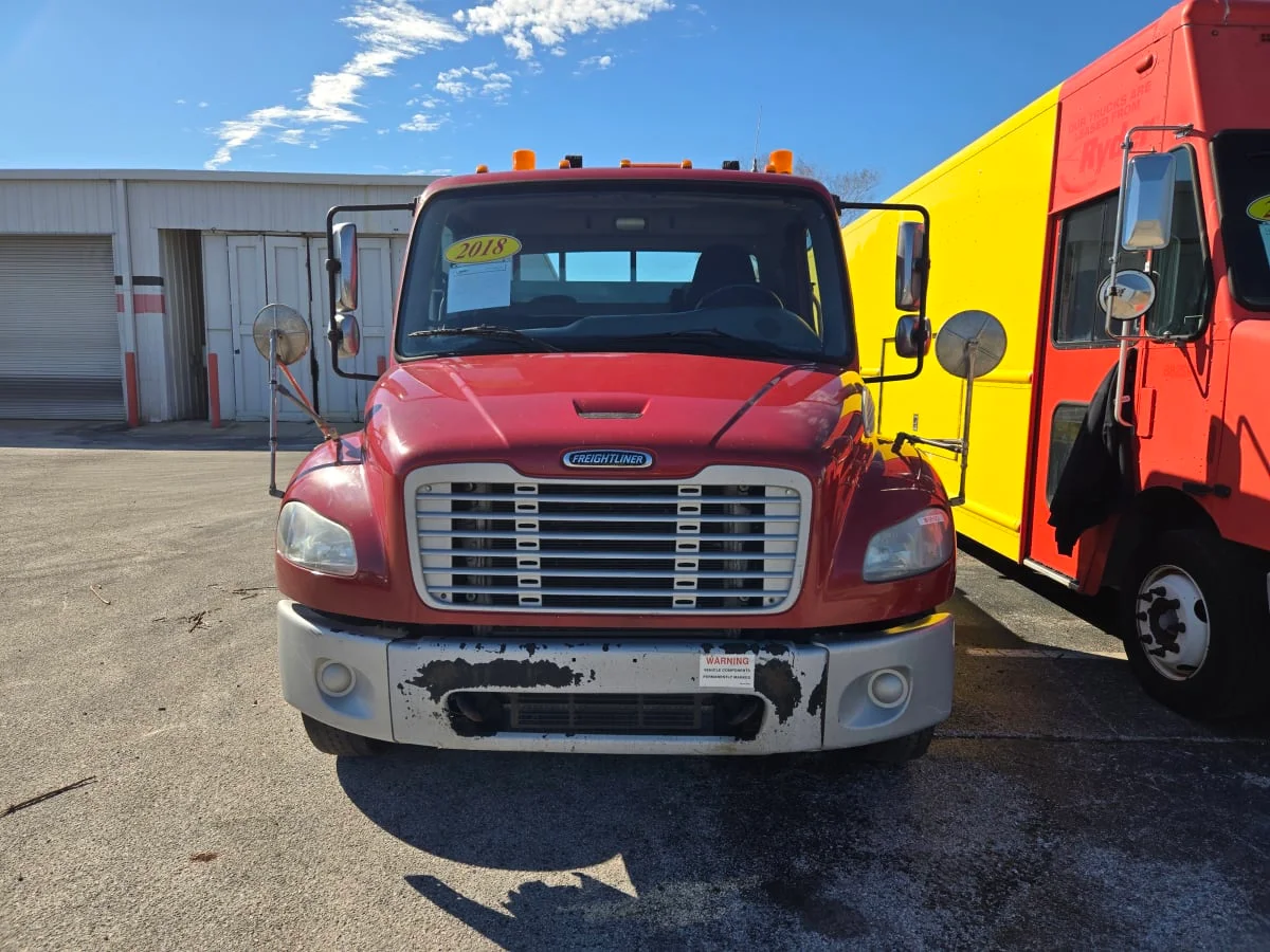 2018 Freightliner M2 106 - image 2