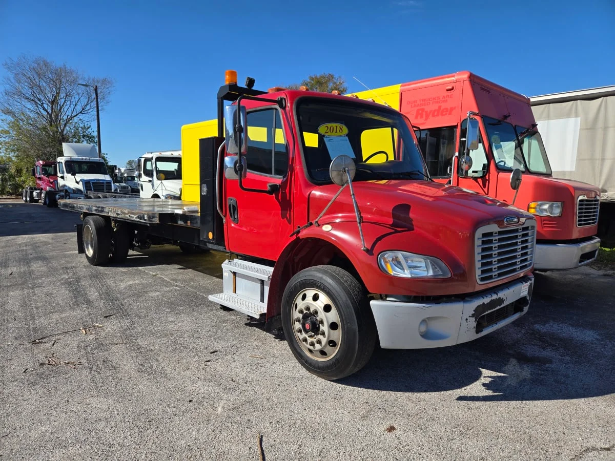 2018 Freightliner M2 106 - image 3