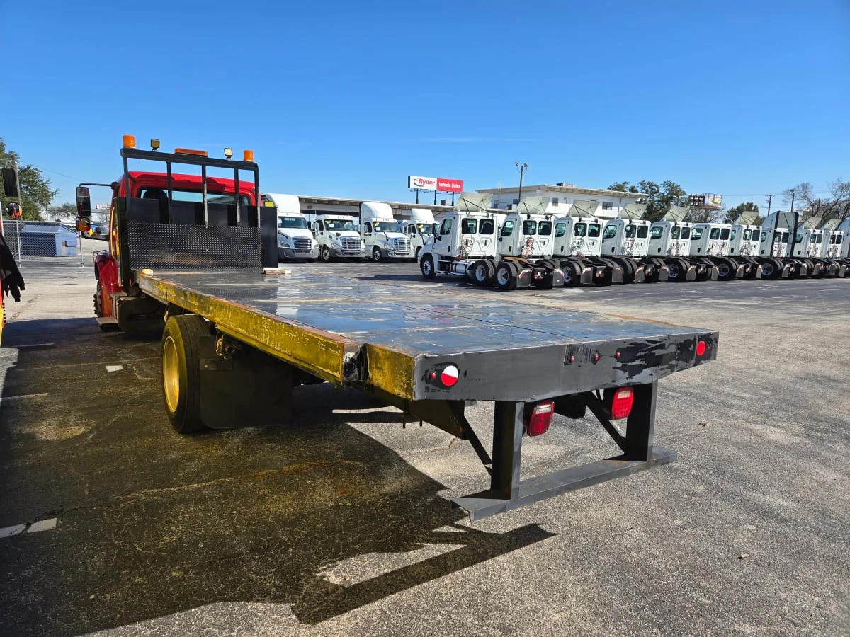 2018 Freightliner M2 106 - image 6