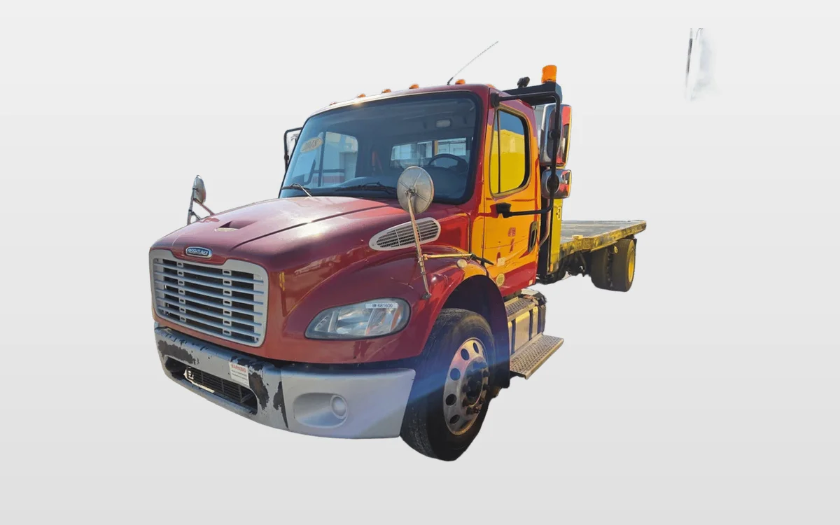 2018 Freightliner M2 106 - image 1