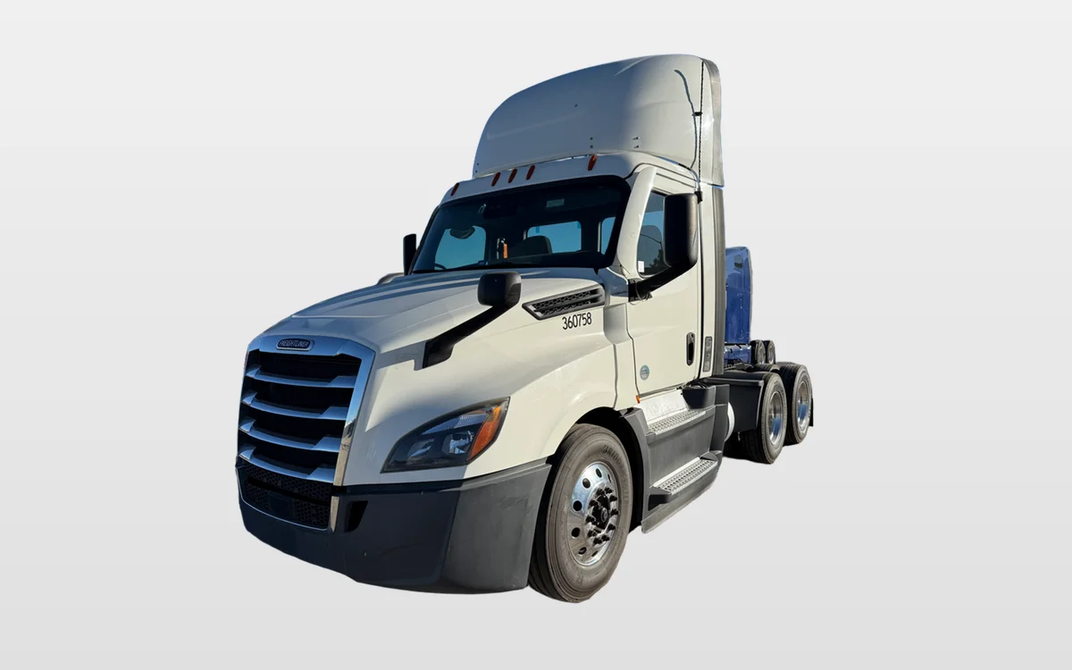 2021 FREIGHTLINER CASCADIA 126DC - image 1