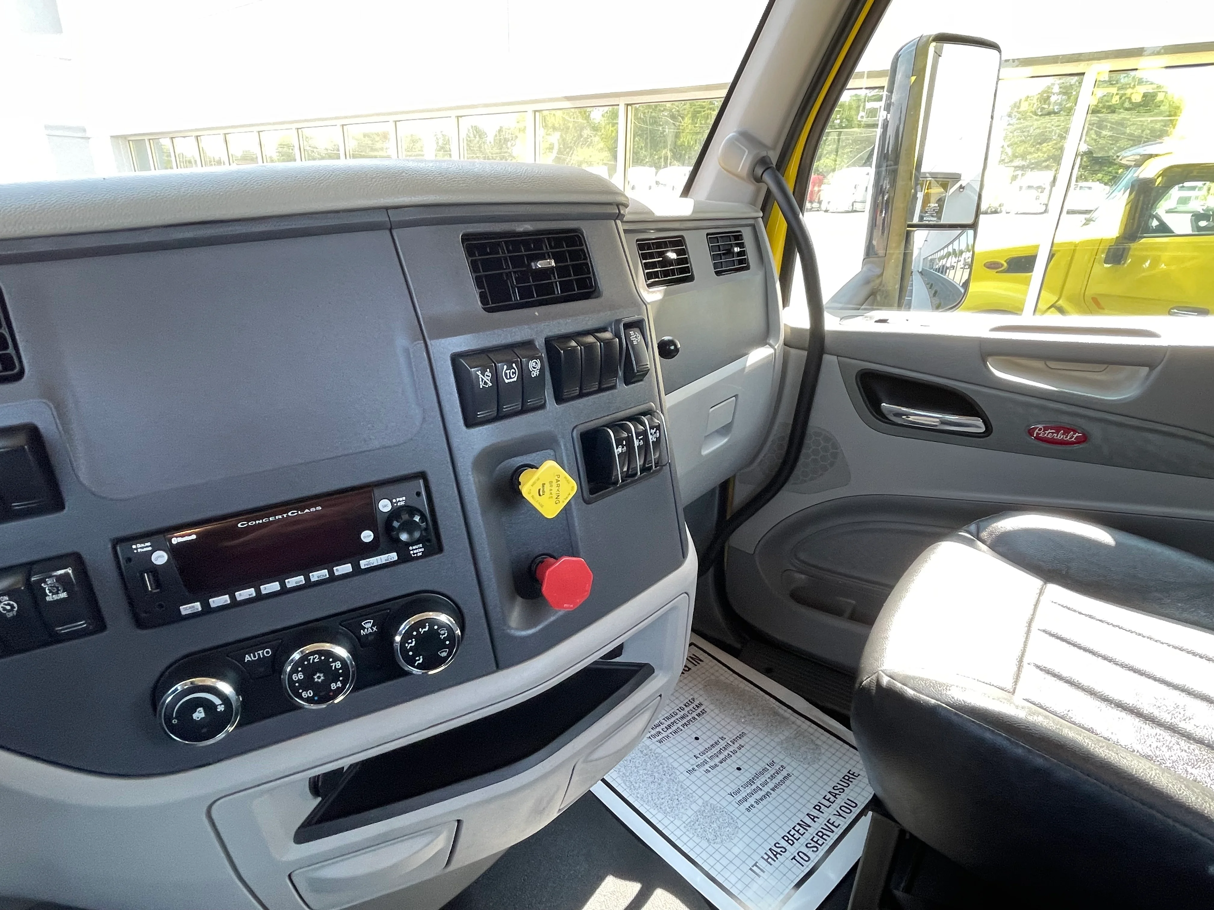 2021 Peterbilt 579 in Louisville, KY — photo 11