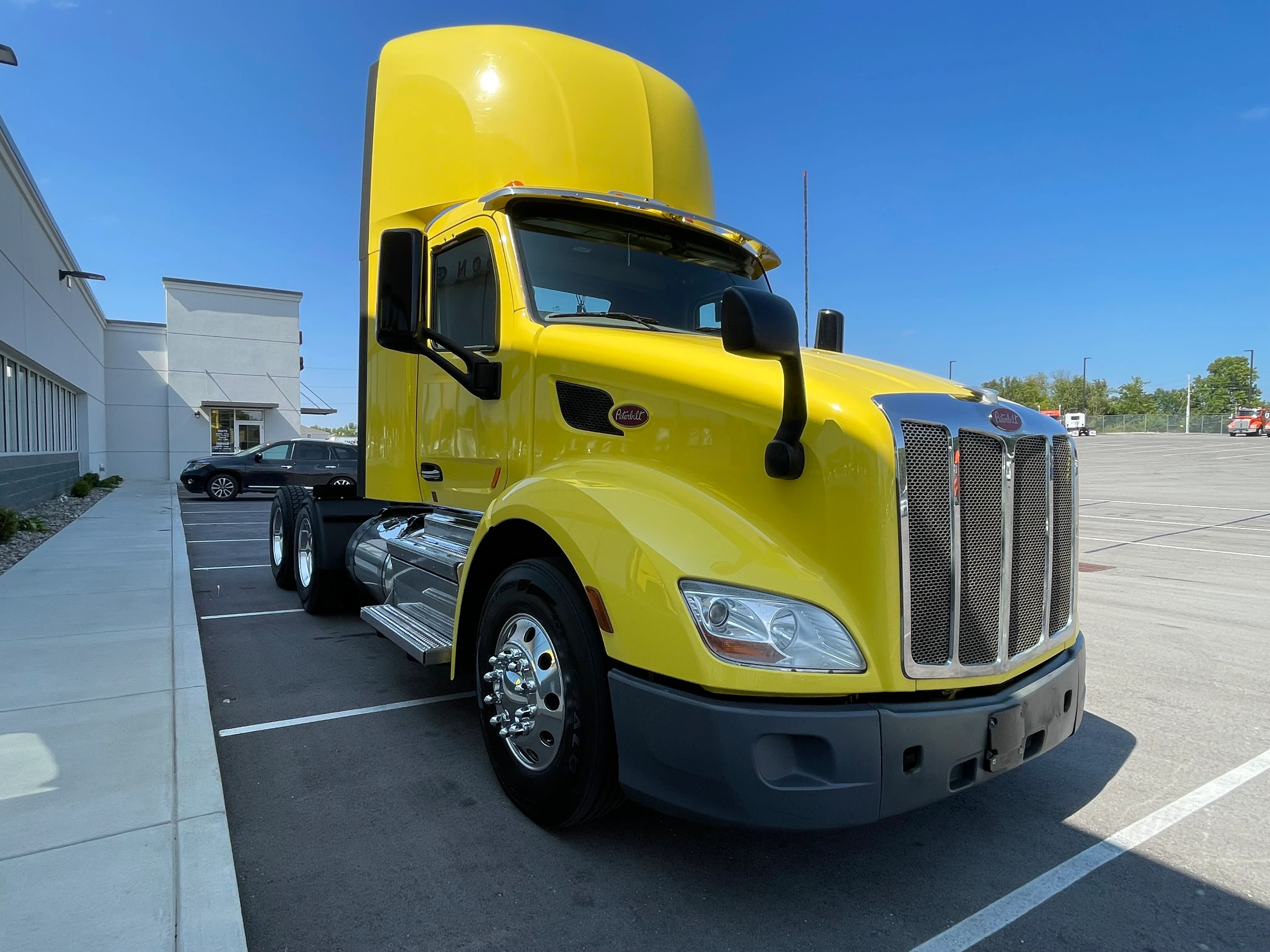 2021 Peterbilt 579 in Louisville, KY — photo 5