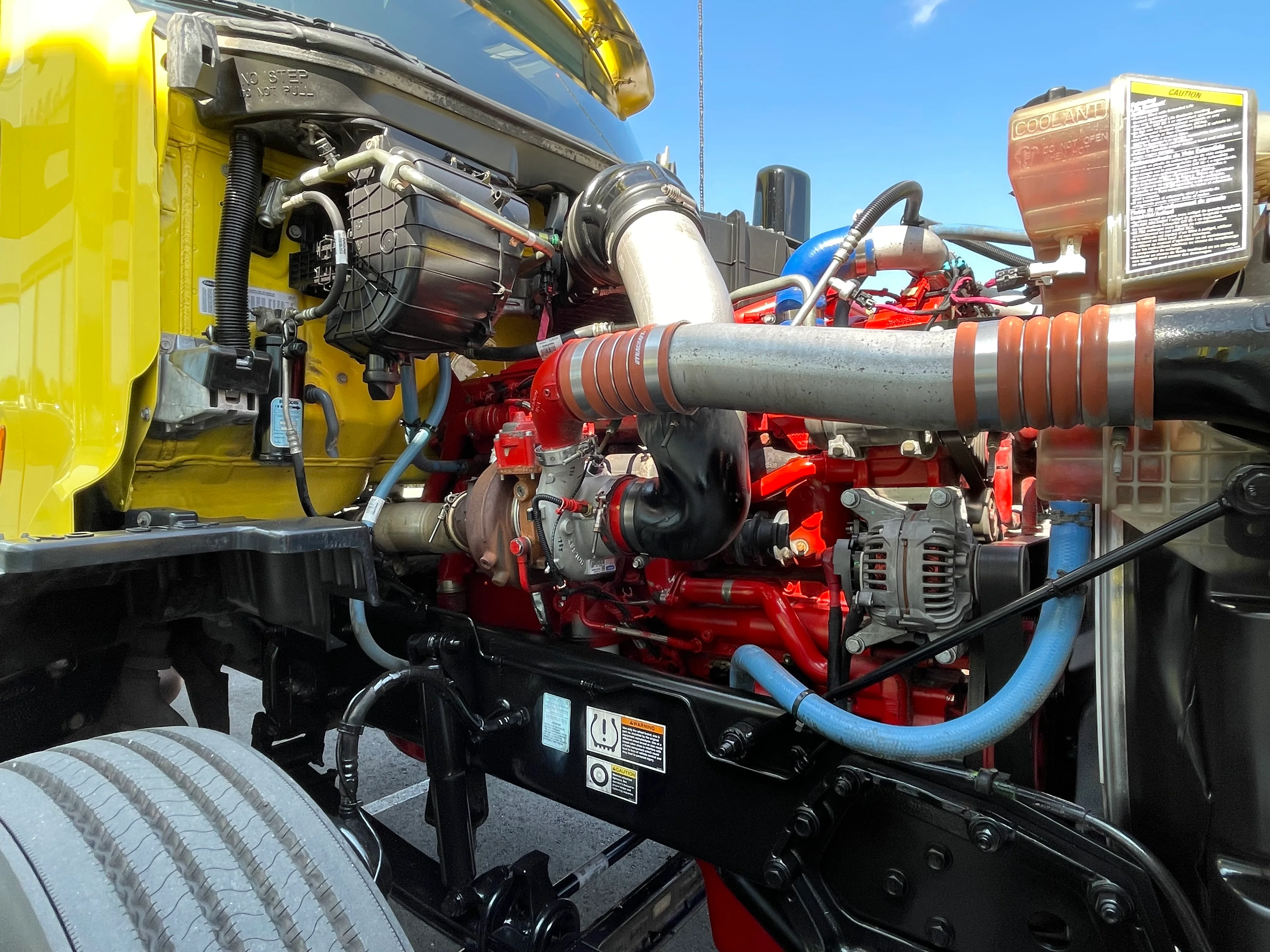 2021 Peterbilt 579 in Louisville, KY — photo 12