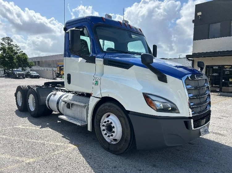 2019 Freightliner Cascadia in Katy, TX