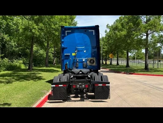 2023 Kenworth T680 in Dallas, TX — photo 22
