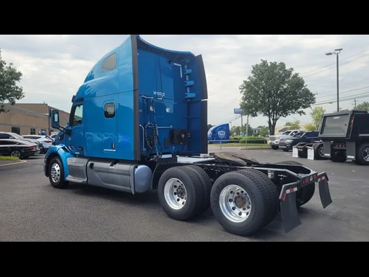2021 Peterbilt 579 in Memphis, TN — photo 11
