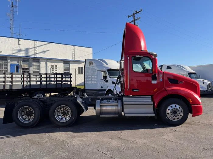2020 Peterbilt 579 - image 5