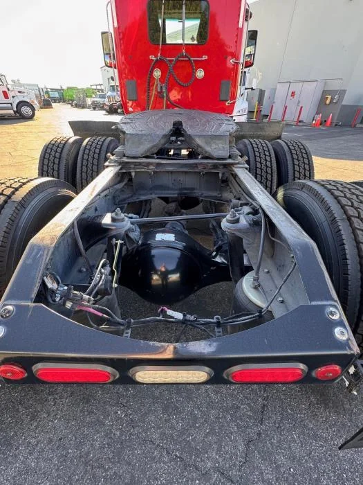 2020 Peterbilt 579 - image 10