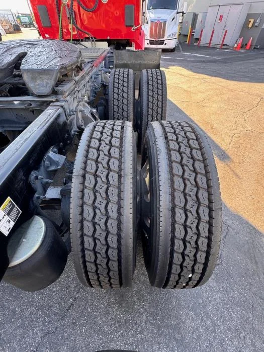 2020 Peterbilt 579 - image 13