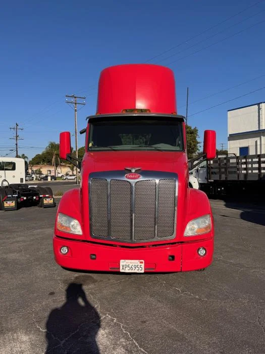 2020 Peterbilt 579 - image 3