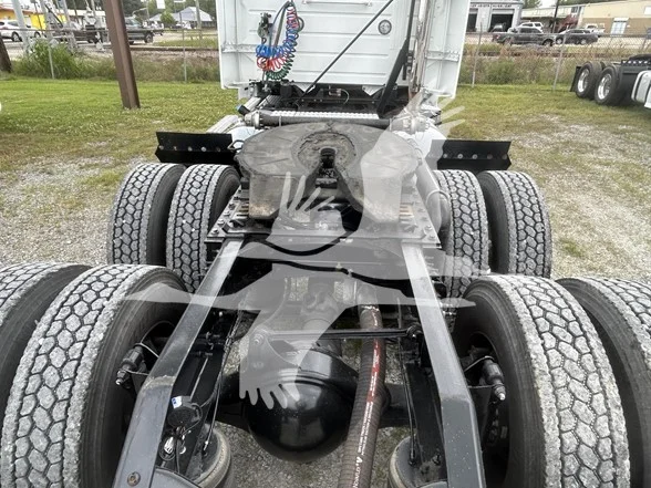 2020 Volvo VNL 300 - image 5