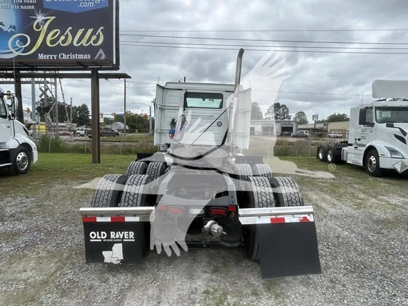 2020 Volvo VNL 300 in Saint Rose, LA — photo 4