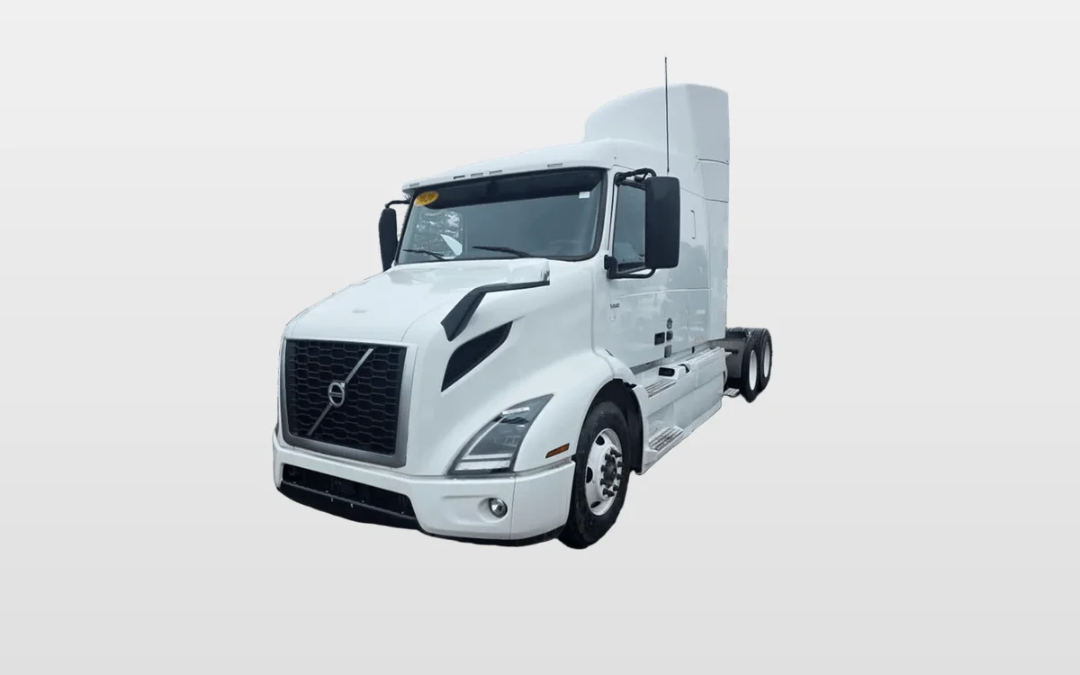 2020 Volvo VNR 640 - image 1