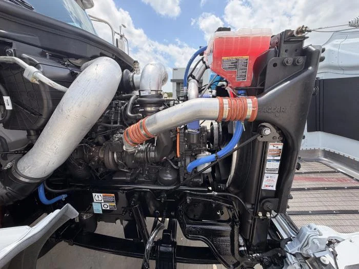 2027 Peterbilt 589 — photo 16