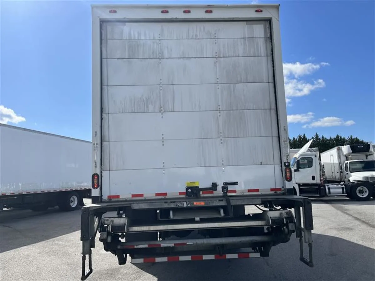 2019 Freightliner M2 106 - image 5