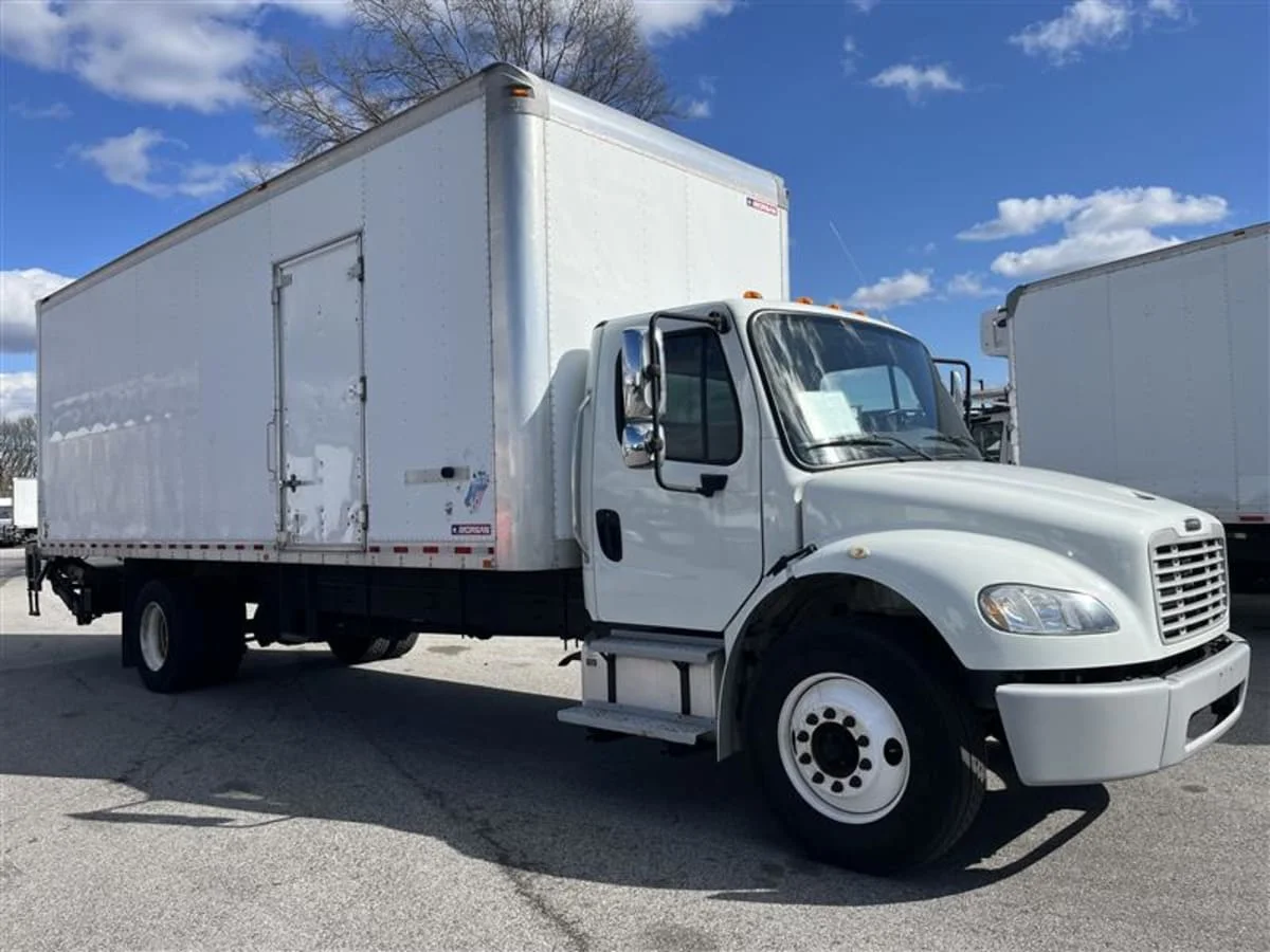 2019 Freightliner M2 106 - image 3