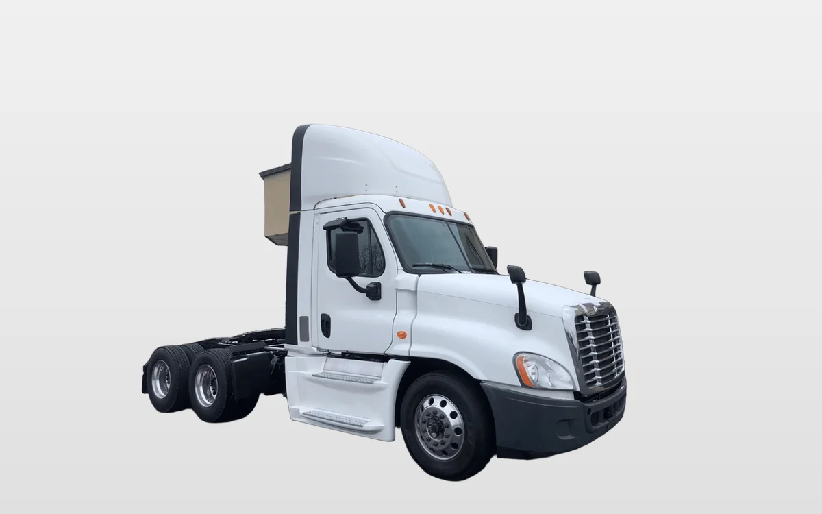 2014 Freightliner Cascadia - image 1