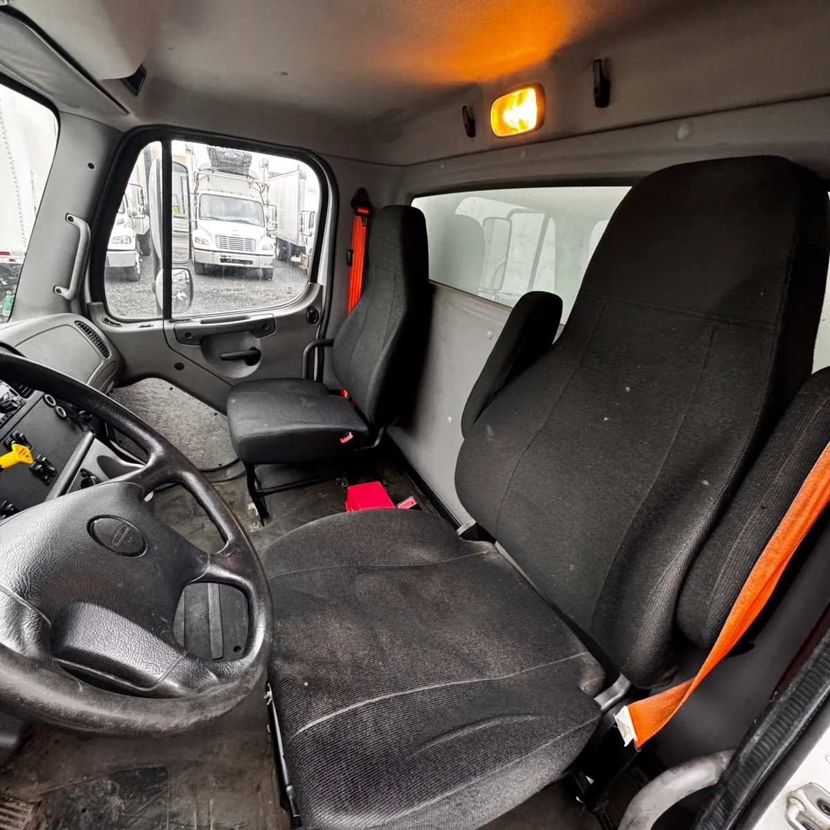 2019 Freightliner M2 106 - image 7