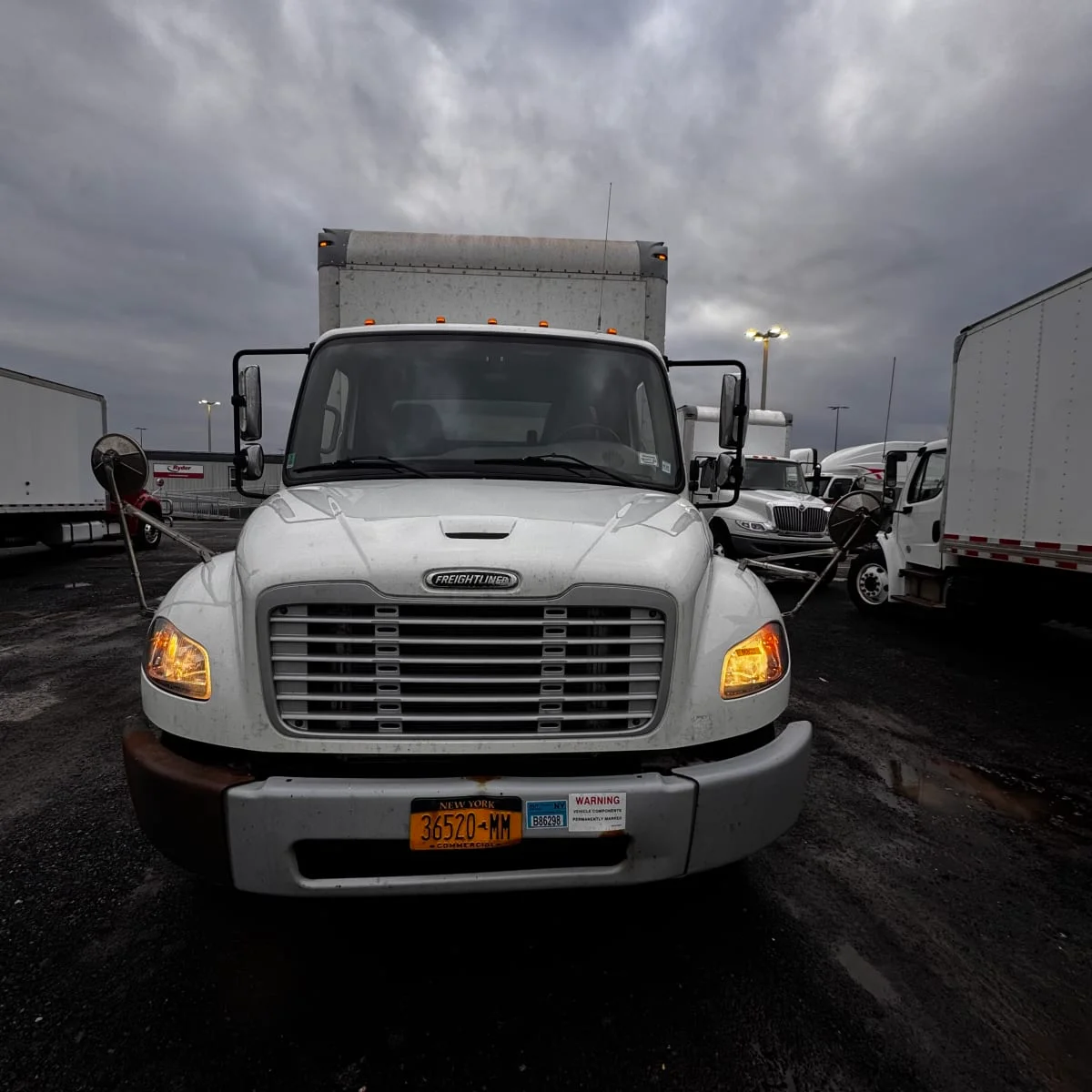 2019 Freightliner M2 106 - image 2