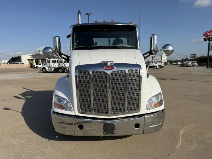2022 Peterbilt 579 — photo 9