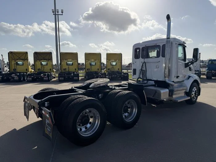 2022 Peterbilt 579 — photo 6