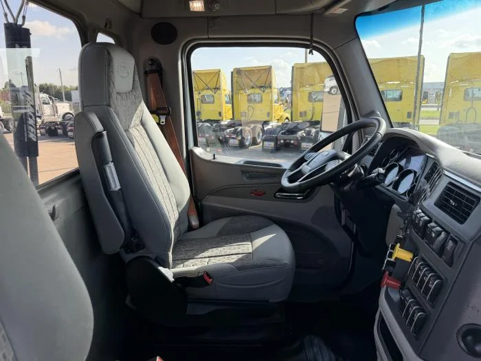2022 Peterbilt 579 — photo 24