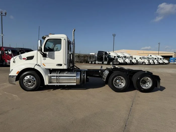 2022 Peterbilt 579 — photo 3