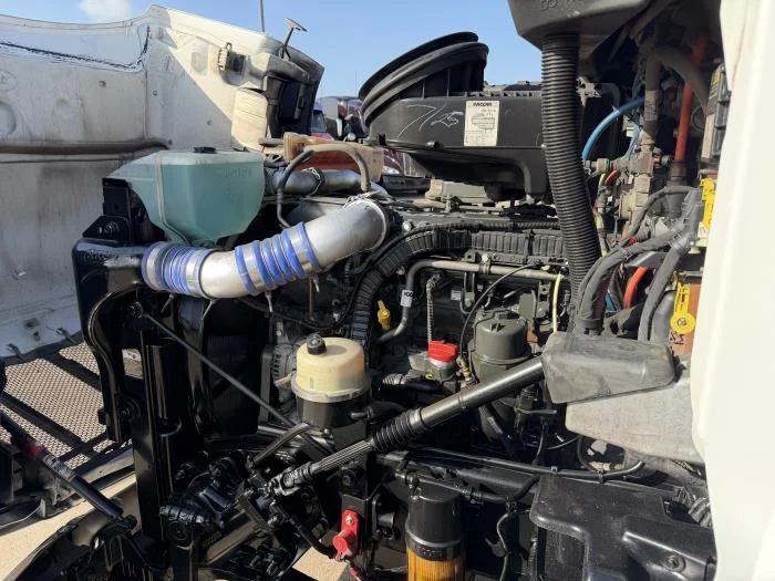 2022 Peterbilt 579 — photo 18
