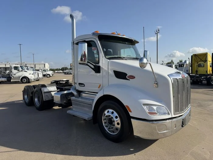 2022 Peterbilt 579 — photo 8