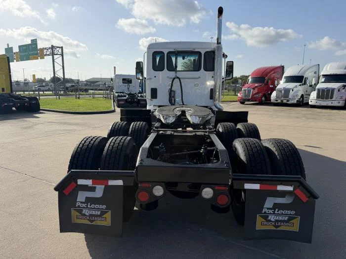 2022 Peterbilt 579 — photo 5
