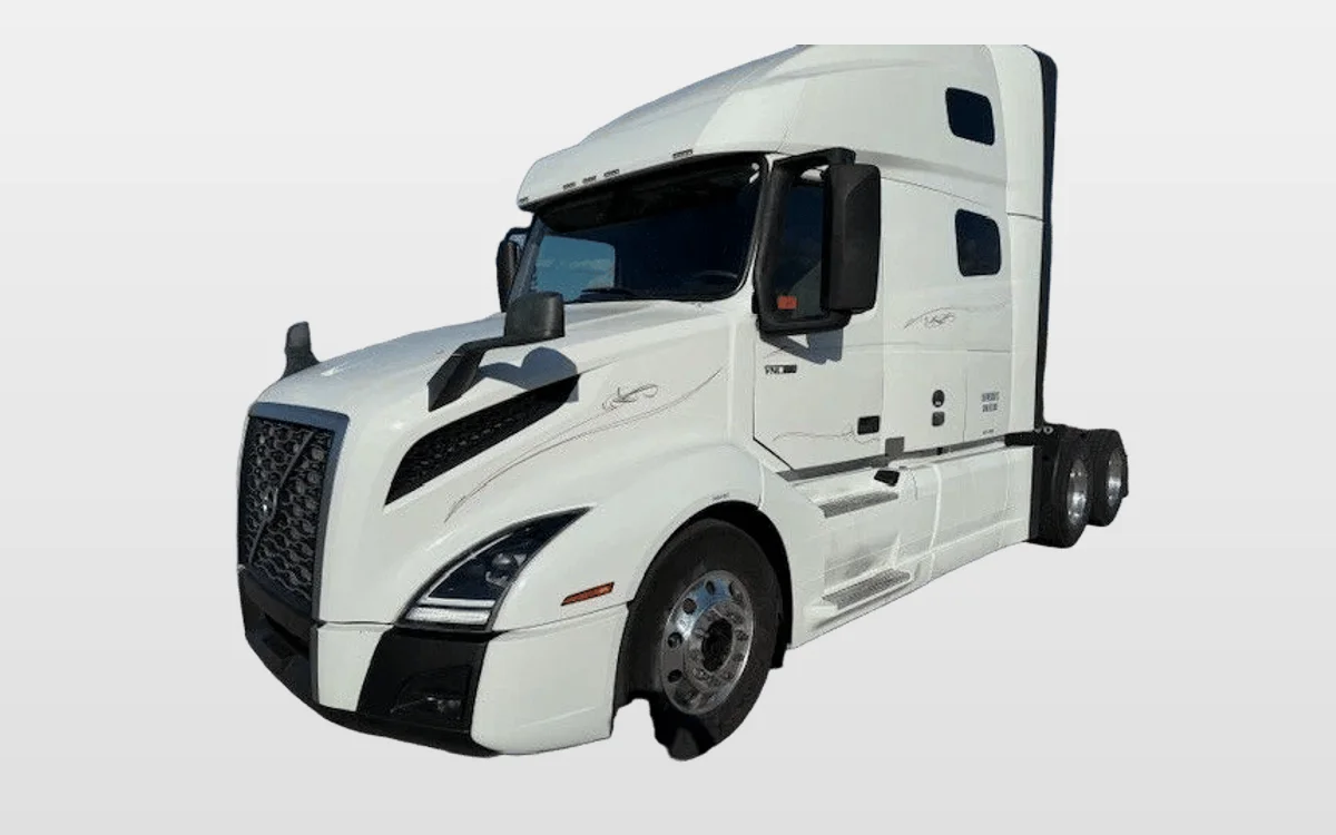 2023 Volvo - image 1