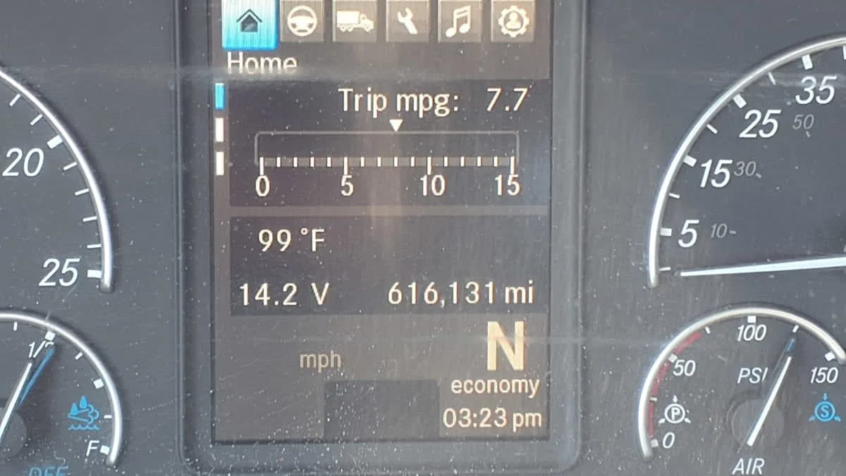 2020 Freightliner Cascadia in Warwick, RI — photo 9