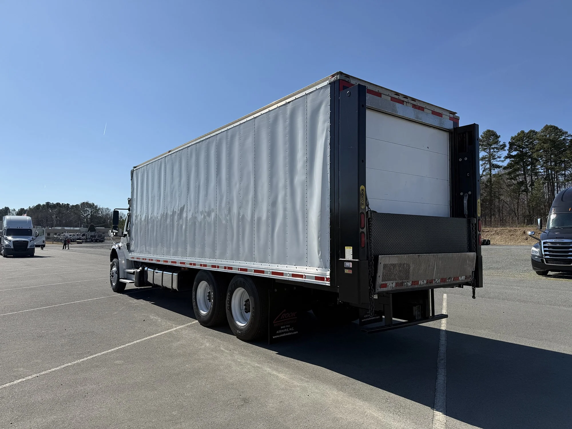 2016 Freightliner M2 106 - image 6