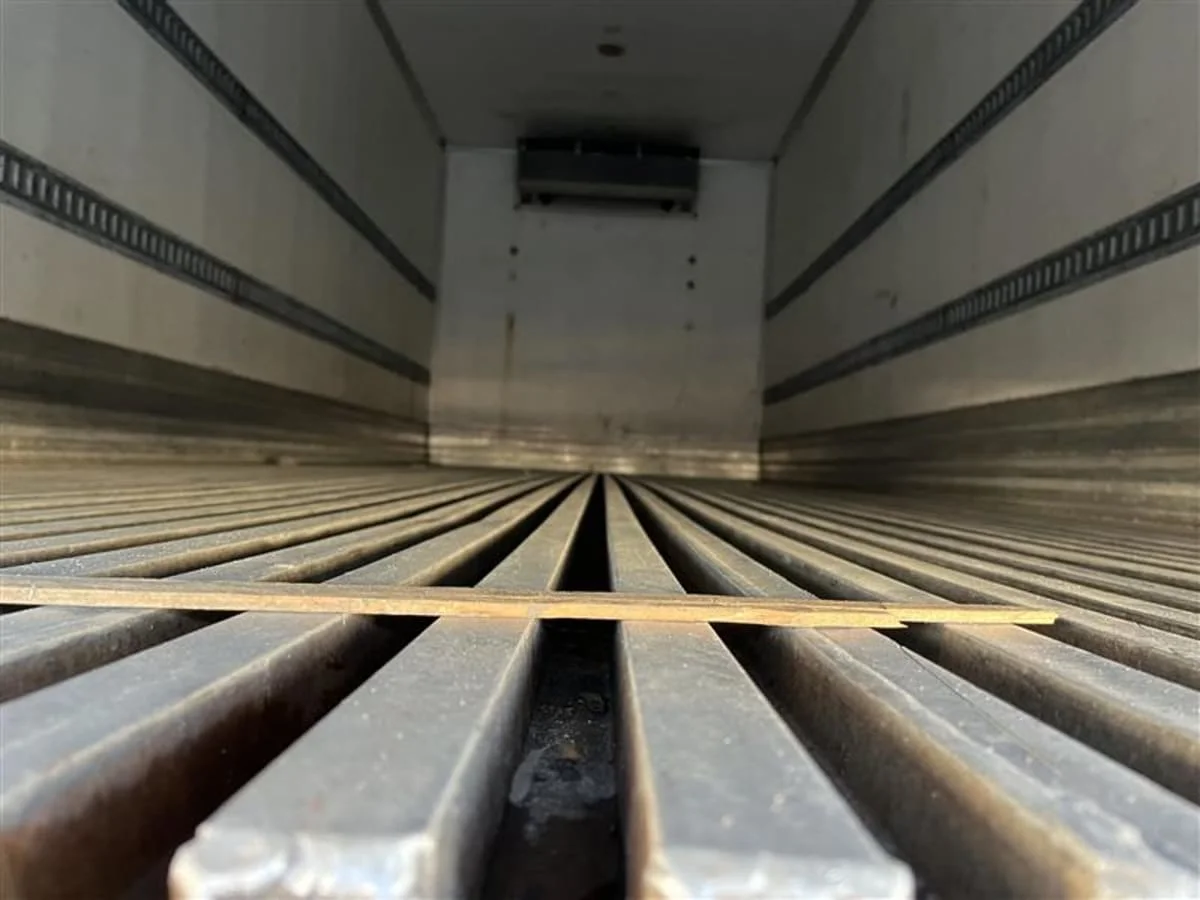 2016 Freightliner M2 106 - image 9