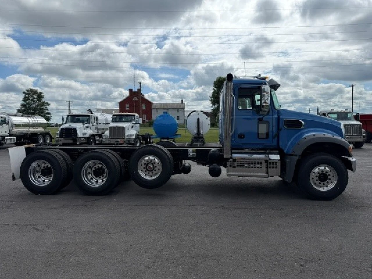 2027 Mack Granite in Harrisburg, PA — photo 4