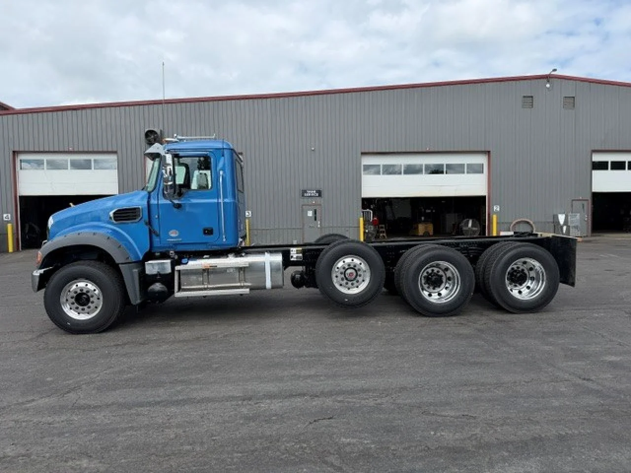 2027 Mack Granite in Harrisburg, PA — photo 3