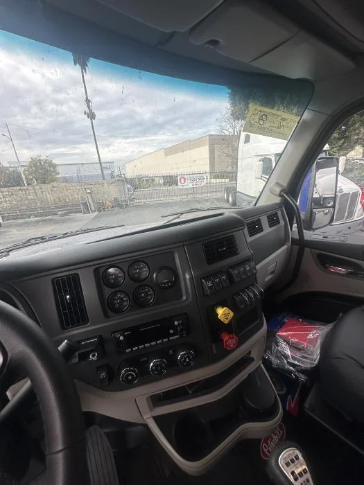 2024 Peterbilt 567 in Los Angeles, CA — photo 13