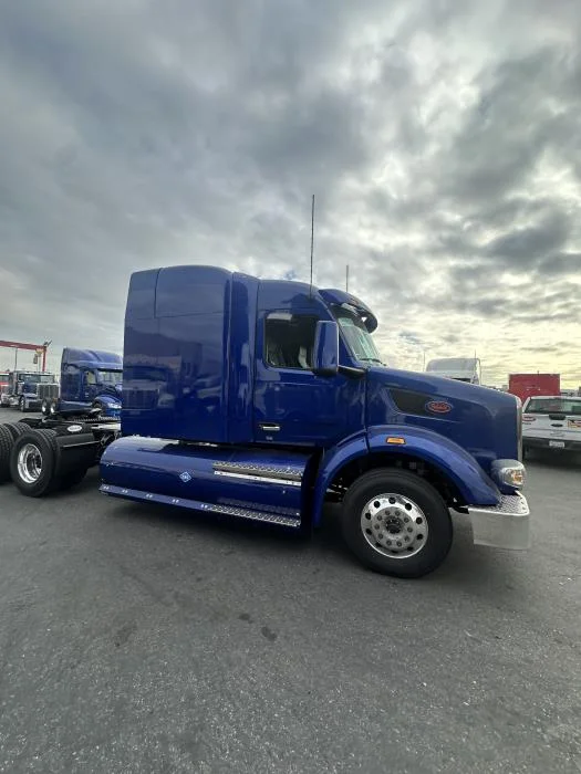 2024 Peterbilt 567 in Los Angeles, CA — photo 3