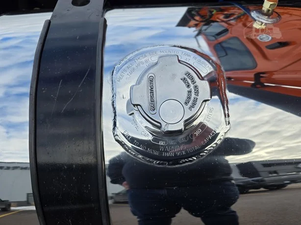 2019 Freightliner Cascadia - image 8