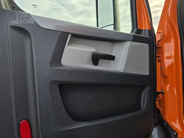 2019 Freightliner Cascadia - image 33