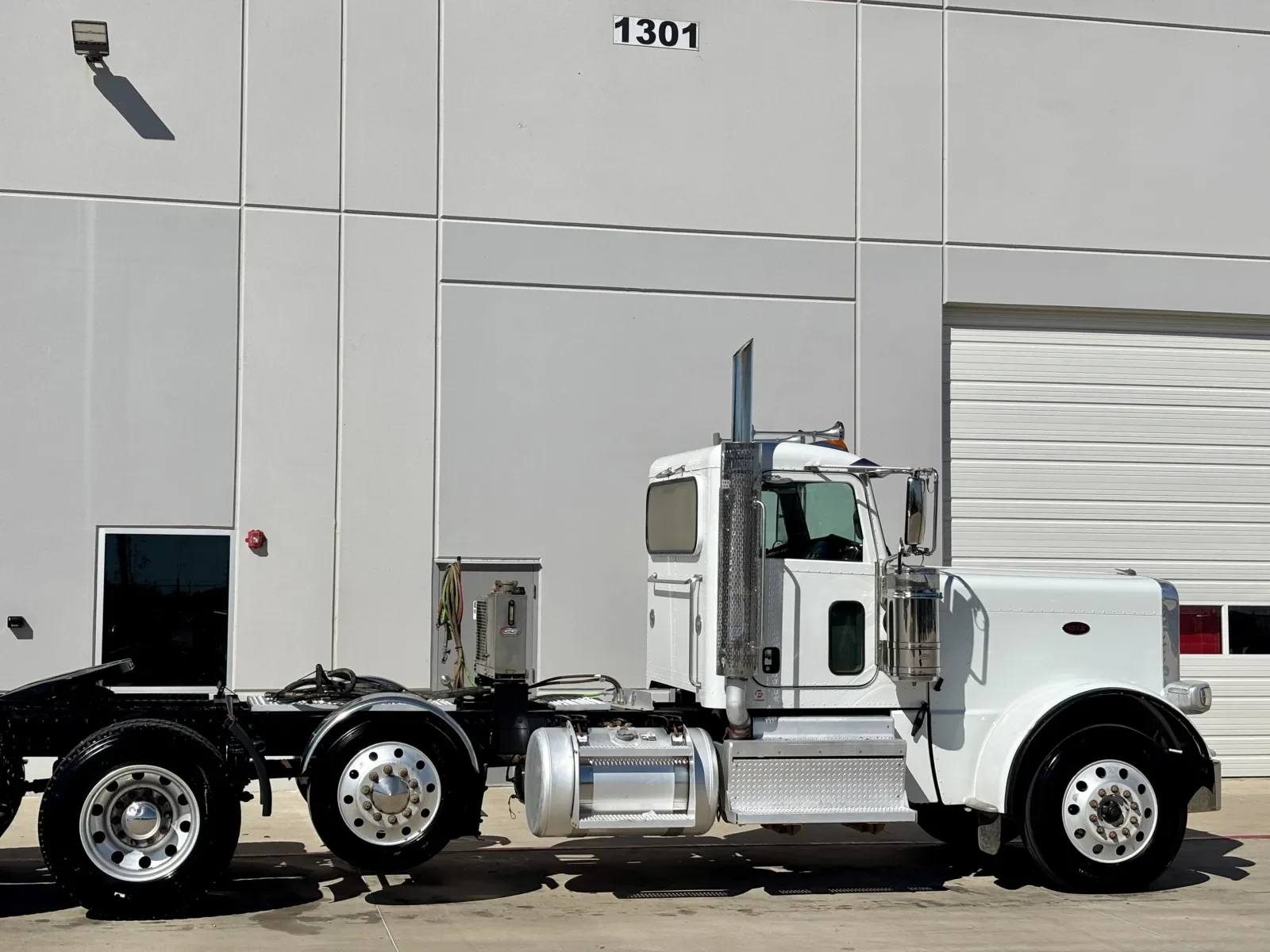 2020 Peterbilt 389 - image 7