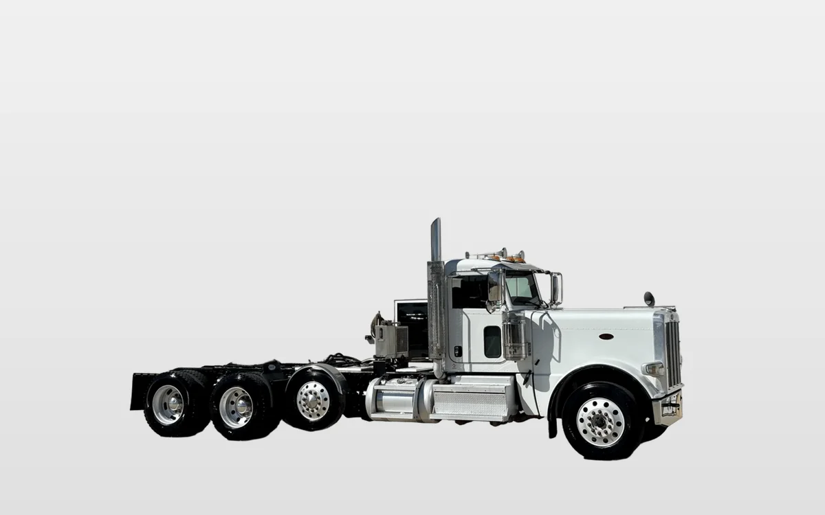 2020 Peterbilt 389 - image 1